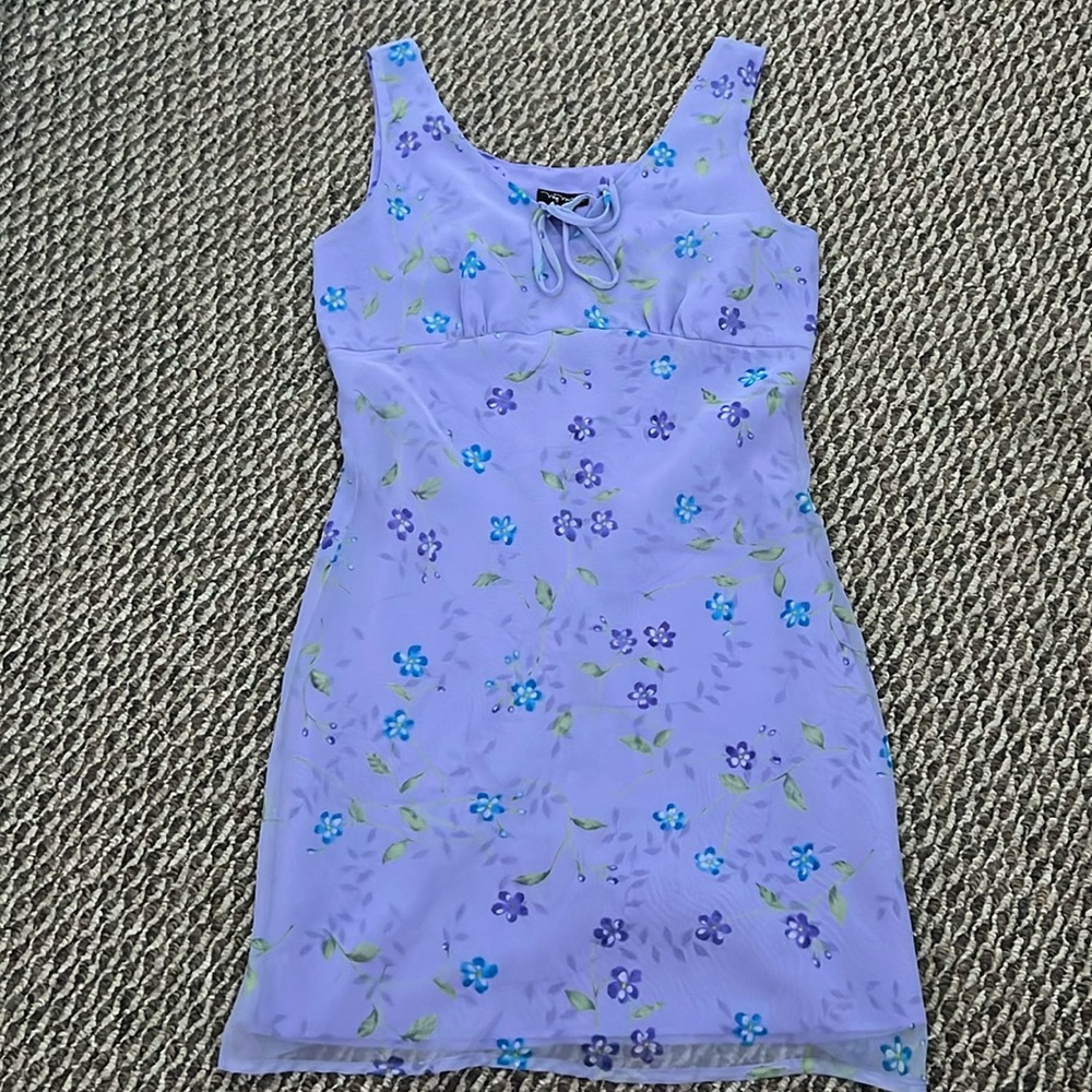 Vintage purple dress. Perfect for spring and summer!!